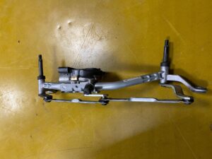 MECHANIZM SILNICZEK WYCIERACZEK EU FORD FIESTA MK8