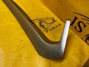 LISTWA UCHWYT UCHWYTU KONSOLI ŚRODKOWEJ PRAWA PRAWY RENAULT KADJAR EU