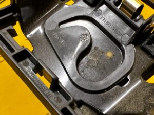 WSPORNIK MOCOWANIE KRATKI BAGAŻNIKA LEWE LEWY MERCEDES E-KLASA W213 KOMBI