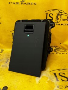 SCHOWEK SKRYTKA NA APTECZKĘ AUDI A8 D4