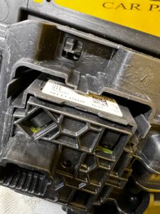 OSŁONA ZAŚLEPKA POD KIEROWNICĘ DESKI KONSOLI DACIA SANDERO III 2023R