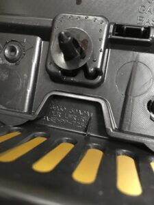 PRAWY BOCZEK TAPICERKA BAGAŻNIKA INFINITI Q30