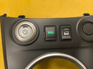 RAMKA BIEGÓW PRZYCISK START STOP NISSAN E-NV200