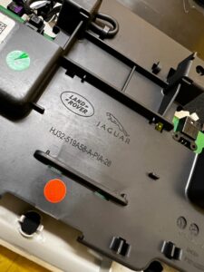 LAMPKA OŚWIETLENIE PODSUFITKI SZYBERDACH JAGUAR E-PACE X540