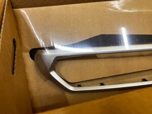 LISTWA DEKOR KONSOLI DESKI ALU TETRAGON BMW 2 G42 3 G20 4 G26 G82 NOWA OEM