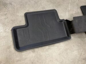 DYWANIKI WYCIERACZKI GUMOWE TYŁ ORYGINALNE RENAULT MEGANE IV HATCHBACK