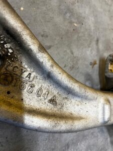 ZWROTNICA PIASTA WAHACZ PRZÓD PRAWY MERCEDES GL X166 4.7 V8 4MATIC