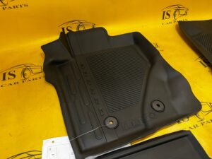 DYWANIKI WYCIERACZKI GUMOWE ORYGINALNE 4 DRZWI FORD BRONCO 21- NOWE OEM