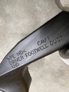 NAWIEW KANAŁ POWIETRZA DESKI NÓG KIEROWCY LEWY TESLA MODEL 3 PRZEDLIFT