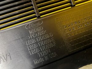 PANEL ZAŚLEPKA OSŁONA CZUJNIKA DESZCZU SZYBY PRZÓD FORD EXPLORER MK6