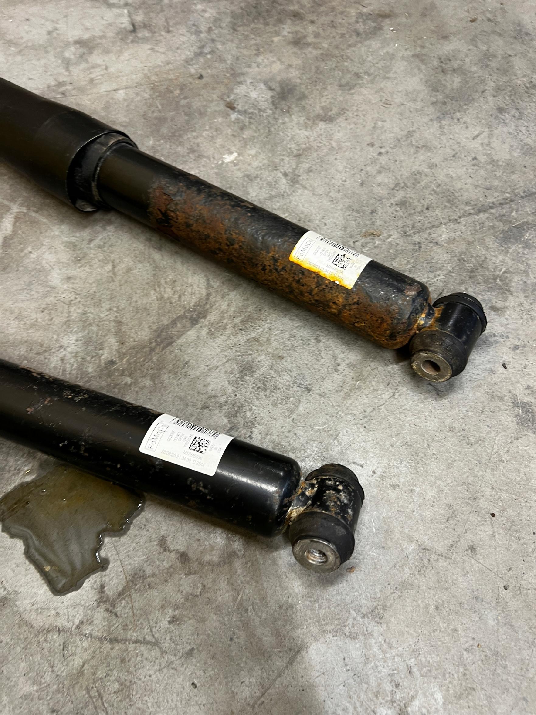 KOMPLET AMORTYZATORY TYŁ TYLNE FORD ESCAPE MK4 1.5 EB 4WD 4X4