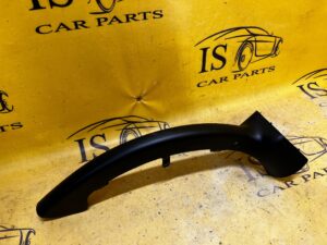 OSŁONA ZAWIASU KLAPY PRAWA AUDI A8 D4