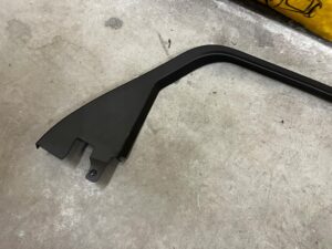 OSŁONA ZAŚLEPKA DRZWI RAMKA LISTWA TYŁ LEWY FORD ESCAPE MK4