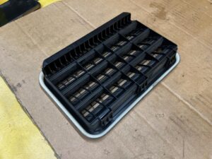 2 X KRATKA WENTYLACYJNA DEKOMPRESYJNA TYŁ PORSCHE PANAMERA 970 I LIFT