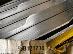 ŻALUZJA ROLETA KIEROWNICA WLOT POWIETRZA PORSCHE MACAN 95B