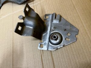 WSPORNIK MOCOWANIE PASA BEZPIECZEŃSTWA PRZÓD PRAWY PEUGEOT 308 II T9