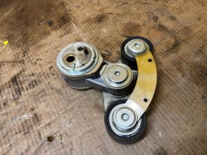 NAPINACZ PASKA ALTERNATORA PEUGEOT 508 I 2.0 HDI RXH 4HYBRID