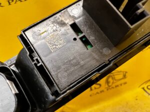 PRZEŁĄCZNIK PANEL STEROWANIA SZYB LUSTEREK PRZÓD LEWY LEWA SKODA SCALA