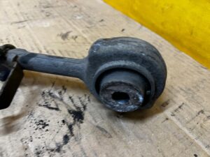 ŁĄCZNIK DRĄŻKA STABILIZATORA MERCEDES CLS W218