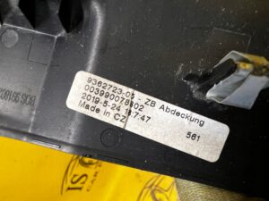 OSŁONA ZAŚLEPKA PLASTIK PODŁOKIETNIKA BMW 5 G30