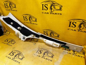 OSŁONA POSZYCIE TAPICERKA SŁUPKA D LEWA ALCANTARA AUDI A8 D4 LONG