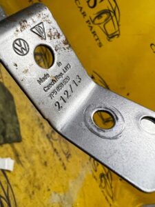 WSPORNIK MOCOWANIE DESKI ROZDZIELCZEJ KONSOLI PORSCHE CAYENNE II 7P5