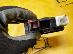 PANEL PRZEŁĄCZNIK OTWIERANIA KLAPY TYŁ BAGAŻNIKA PEUGEOT 5008 II