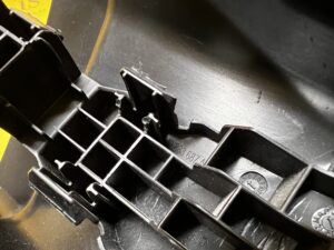 LEWA OSŁONA ZAŚLEPKA SZYNY FOTELA AUDI Q7 4M