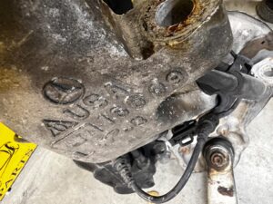 ZWROTNICA TARCZA ZACISK WAHACZ PRZÓD LEWY MERCEDES GLS X166 450 3.0 B V6