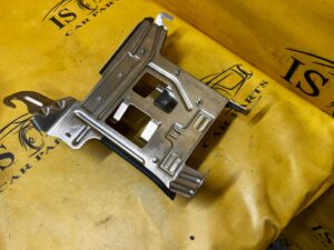 WSPORNIK UCHWYT MOCOWANIE MODUŁU STEROWNIKA AUDIO RADIA MERCEDES CLS W218