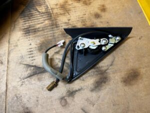 GŁOŚNIK OSŁONA ZAŚLEPKA SŁUPKA A PRZÓD PRAWY BOSE INFINITI G37