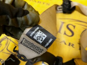 PAS BEZPIECZEŃSTWA PRAWY PRZÓD BMW F10 F11 JASNY