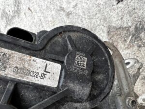 ZWROTNICA PIASTA ZACISK TYŁ LEWY RANGE ROVER VELAR L560 2.0D