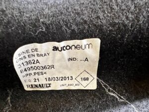 BOCZEK MATA DYWAN WYKŁADZINA BAGAŻNIKA PRAWY PRAWA RENAULT ZOE I Z.E.