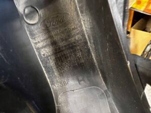 OSŁONA LISTWA PROGU PROGOWA PRÓG PRAWY PRAWA FORD KUGA MK3 LIFT