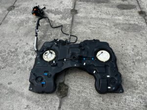 KOMPLET ZBIORNIK BAK POMPA WLEW PALIWA MERCEDES GL X166 4.7 V8 4MATIC 4X4