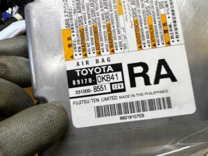 NIE WYSTRZELONY SENSOR MODUŁ AIRBAG PODUSZEK POWIETRZNYCH TOYOTA HILUX VIII