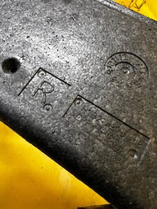 OSŁONA PIANKA WYGŁUSZENIE BAGAŻNIKA PRAWA LAND ROVER DISCOVERY 5 V L462