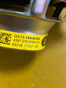 GŁOŚNIK ŚREDNIOTONOWY DESKI DRZWI JAGUAR XF X260