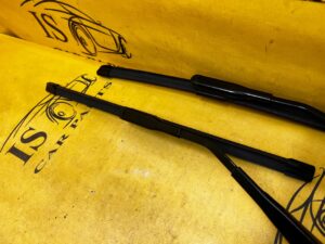 KOMPLET RAMIONA WYCIERACZKI PRZÓD FORD BRONCO 21-