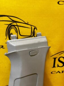 OSŁONA POSZYCIE SŁUPKA B ŚRODKOWEGO ŚRODEK PRAWE PRAWA PRAWEGO SKODA SCALA