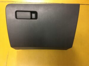 SCHOWEK DESKI KONSOLI PASAŻERA KOKPIT INFINITI Q30