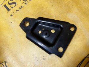 WZMOCNIONA PŁYTA BELKA ROZPÓRKA WSPORNIK PRZÓD PRAWY VOLVO XC90 II