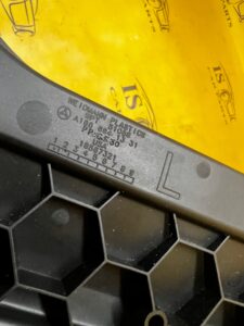 UCHWYT MOCOWANIE PODŁOGI BAGAŻNIKA LEWY MERCEDES GL X166