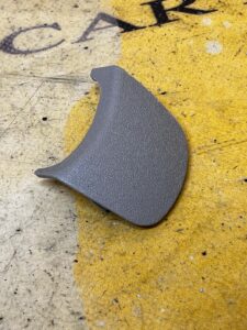 ZAŚLEPKA RĄCZKI SŁUPKA A PRZÓD PRAWEGO TOYOTA HILUX VIII 8