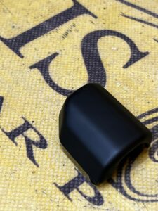 OSŁONA PLASTIK ZAŚLEPKA PANELU DRZWI PRZÓD PRAWY PORSCHE CAYENNE 7P5