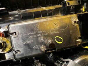 SCHOWEK UCHWYT NA KUBKI CUPHOLDER DREWNO MERCEDES GL X166