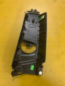 LEWA OSŁONA TAPICERKA POSZYCIE SŁUPKA BMW F22 F21