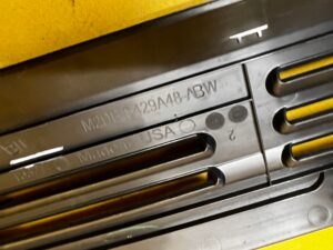 OSŁONA ZAŚLEPKA TAPICERKA KLAPY TYŁ BAGAŻNIKA FORD BRONCO 21-