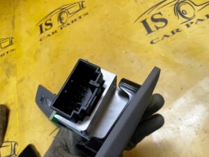 LAMPKA OŚWIETLENIE PODSUFITKI KABINY TYŁ PORSCHE PANAMERA 970 I LIFT